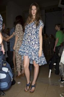 Behati Prinsloo feet photo thumbnail