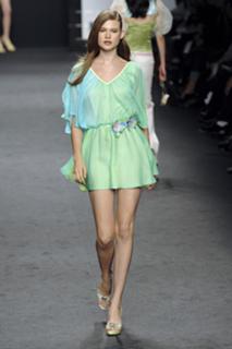 Behati Prinsloo feet photo thumbnail