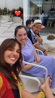Isis Valverde feet photo thumbnail