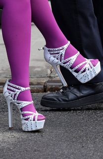 Mischa Barton feet photo thumbnail