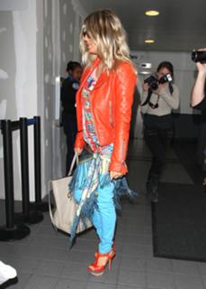 Fergie feet photo thumbnail