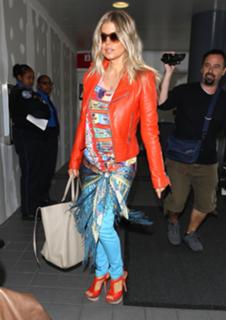 Fergie feet photo thumbnail