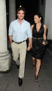 Kelly Brook feet photo thumbnail