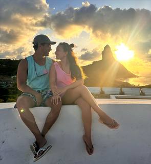Larissa Manoela feet photo thumbnail