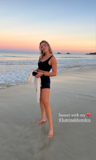 Katrina Bowden feet photo thumbnail