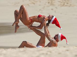 Izabel Goulart feet photo thumbnail