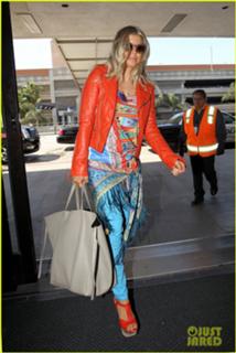 Fergie feet photo thumbnail
