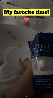 Brittney Smith feet photo thumbnail