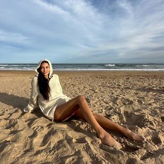 Zaira Nara feet photo thumbnail