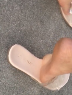 Natalie Noel Mariduena feet photo thumbnail