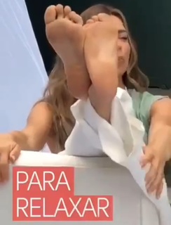 Grazi Massafera feet photo thumbnail
