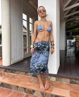 Rita Ora feet photo thumbnail