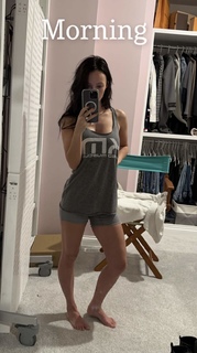 Brittney Smith feet photo thumbnail