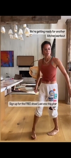 Brooke Burke feet photo thumbnail