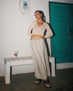 Isis Valverde feet photo thumbnail