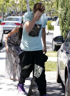 Selena Gomez feet photo thumbnail