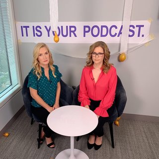 Angela Kinsey feet photo thumbnail
