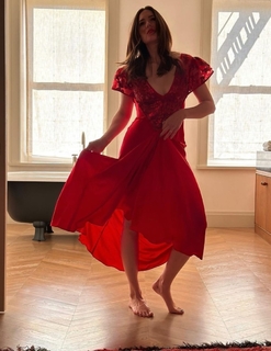Mandy Moore feet photo thumbnail