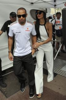 Nicole Scherzinger feet photo thumbnail