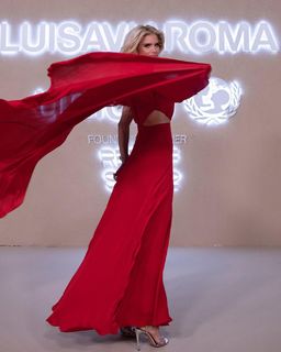 Victoria Silvstedt feet photo thumbnail