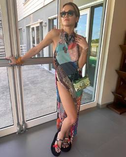 Rita Ora feet photo thumbnail