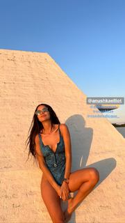 Zaira Nara feet photo thumbnail