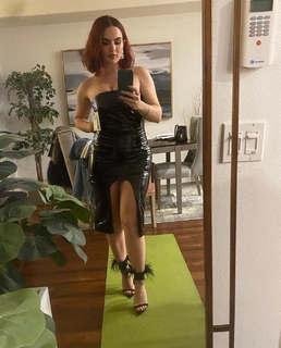 JoJo feet photo thumbnail