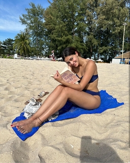 Ananya Pandey feet photo thumbnail