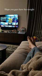 Bar Refaeli feet photo thumbnail