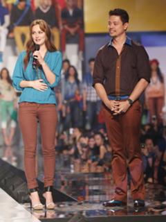 Leighton Meester feet photo thumbnail