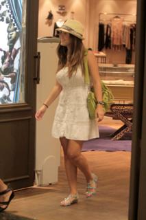 Giovanna Lancellotti feet photo thumbnail