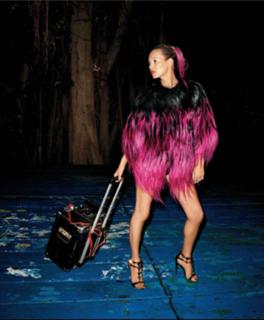 Kate Moss feet photo thumbnail