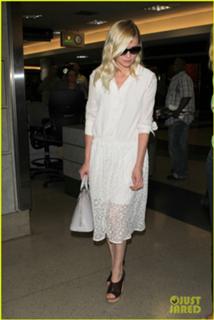 Kirsten Dunst feet photo thumbnail