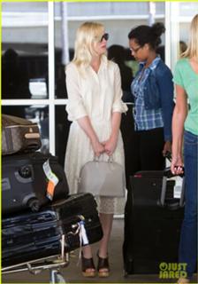Kirsten Dunst feet photo thumbnail