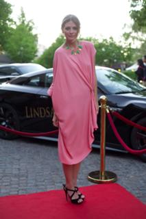 Mischa Barton feet photo thumbnail