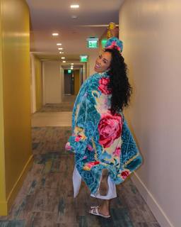 Qimmah Russo feet photo thumbnail