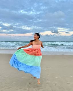 Anushka Sen feet photo thumbnail