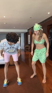 Rita Ora feet photo thumbnail