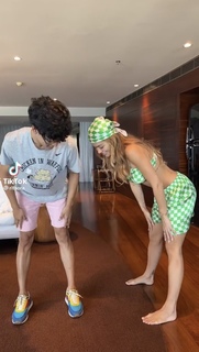 Rita Ora feet photo thumbnail