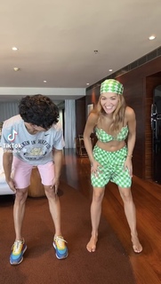 Rita Ora feet photo thumbnail