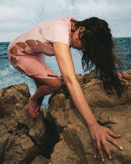 Laetitia Casta feet photo thumbnail