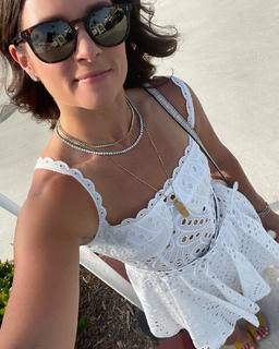 Danica Patrick feet photo thumbnail
