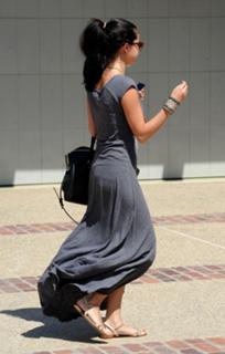 Selena Gomez feet photo thumbnail