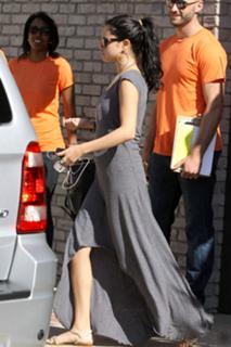 Selena Gomez feet photo thumbnail