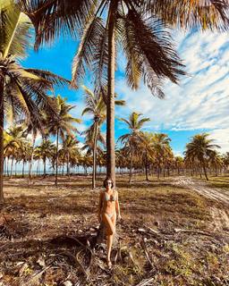 Kéfera Buchmann feet photo thumbnail