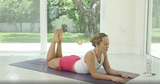Kino MacGregor feet photo thumbnail