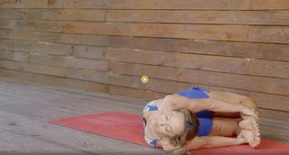 Kino MacGregor feet photo thumbnail