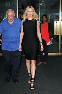 Charlize Theron feet photo thumbnail