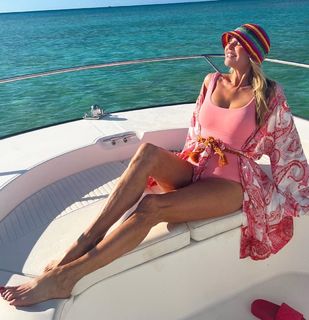 Christie Brinkley feet photo thumbnail