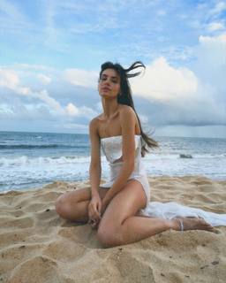 Camila Queiroz feet photo thumbnail